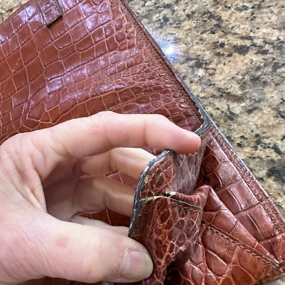 Vintage Cristian of Italy Embossed Croc Style Leather Bucket Bag - Picture 12 of 14